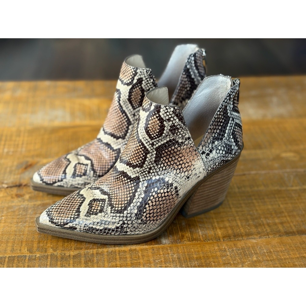 Vince Camuto Boots‎ Womens 6 Pointed Ankle Booties Heels Animal Print Tan Brown